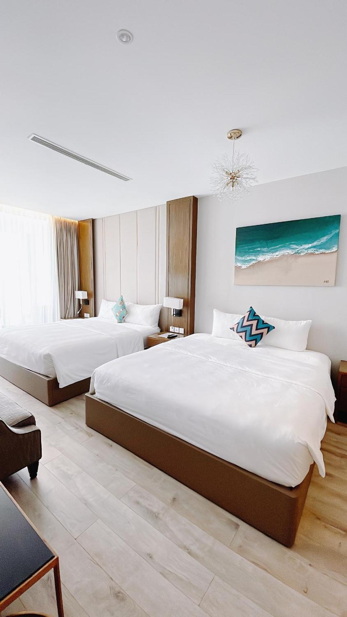 Panorama Oceanfront Suite Нячанг Екстер'єр фото