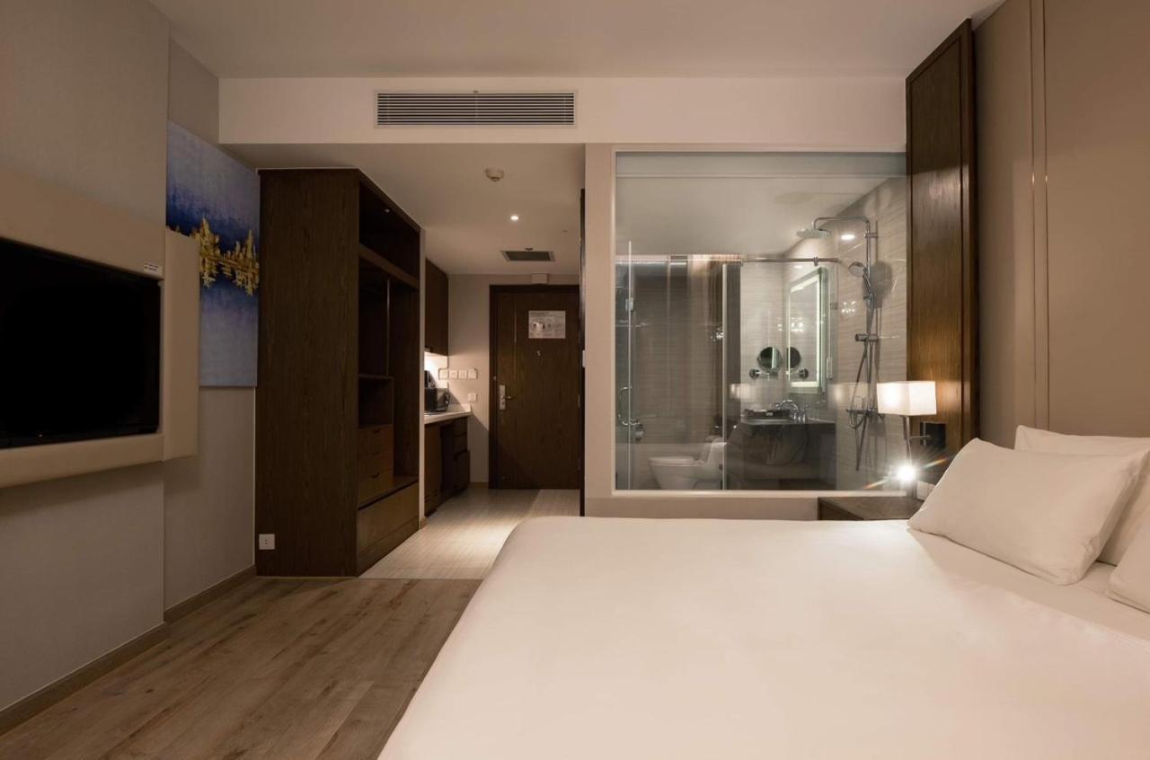 Panorama Oceanfront Suite Нячанг Екстер'єр фото