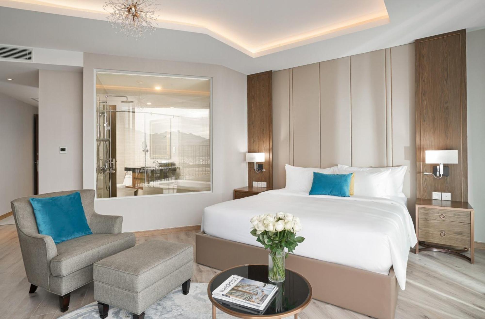 Panorama Oceanfront Suite Нячанг Екстер'єр фото