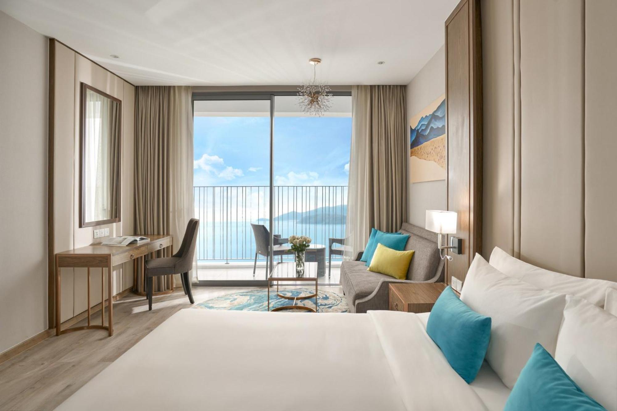 Panorama Oceanfront Suite Нячанг Екстер'єр фото