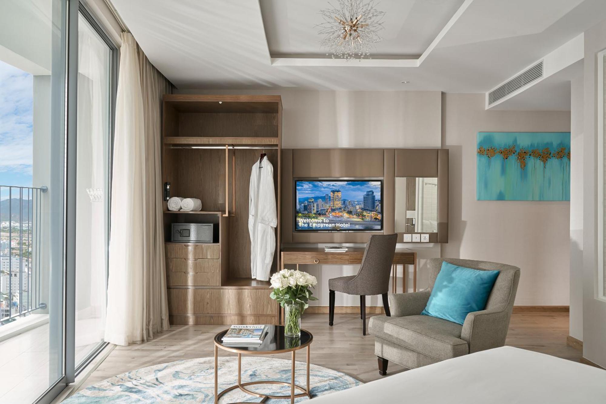 Panorama Oceanfront Suite Нячанг Екстер'єр фото