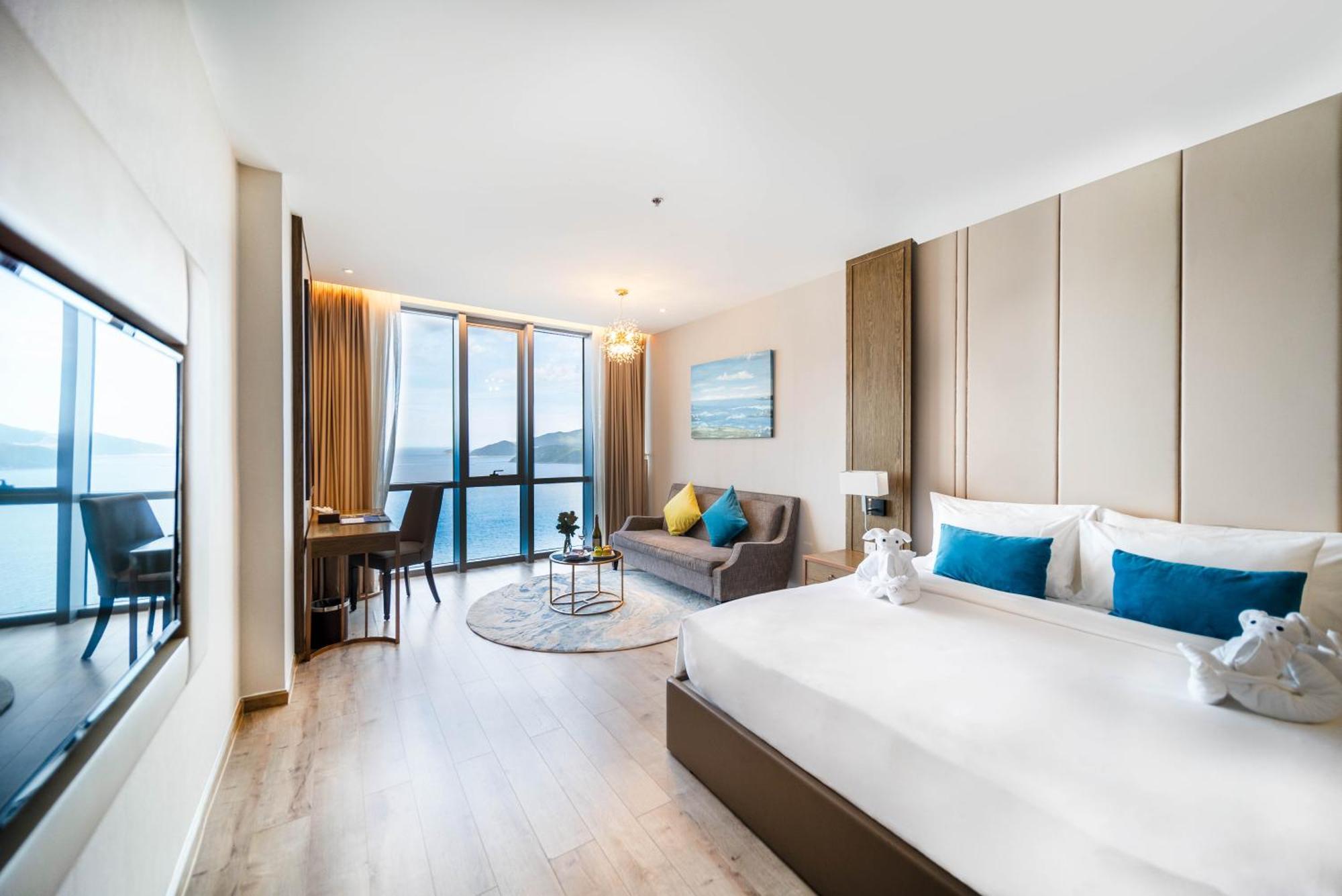 Panorama Oceanfront Suite Нячанг Екстер'єр фото